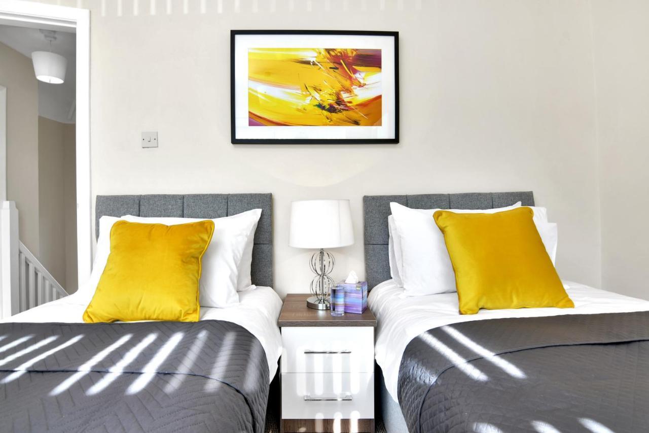 Xclusive Living Stay Near Airport & Nec, The WhitecroftSheldon  エクステリア 写真