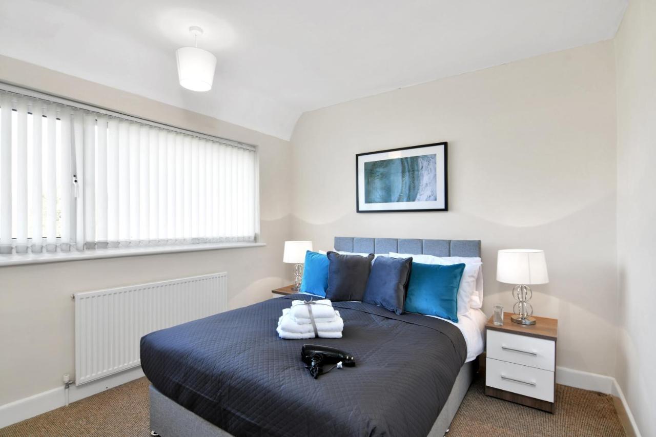 Xclusive Living Stay Near Airport & Nec, The WhitecroftSheldon  エクステリア 写真