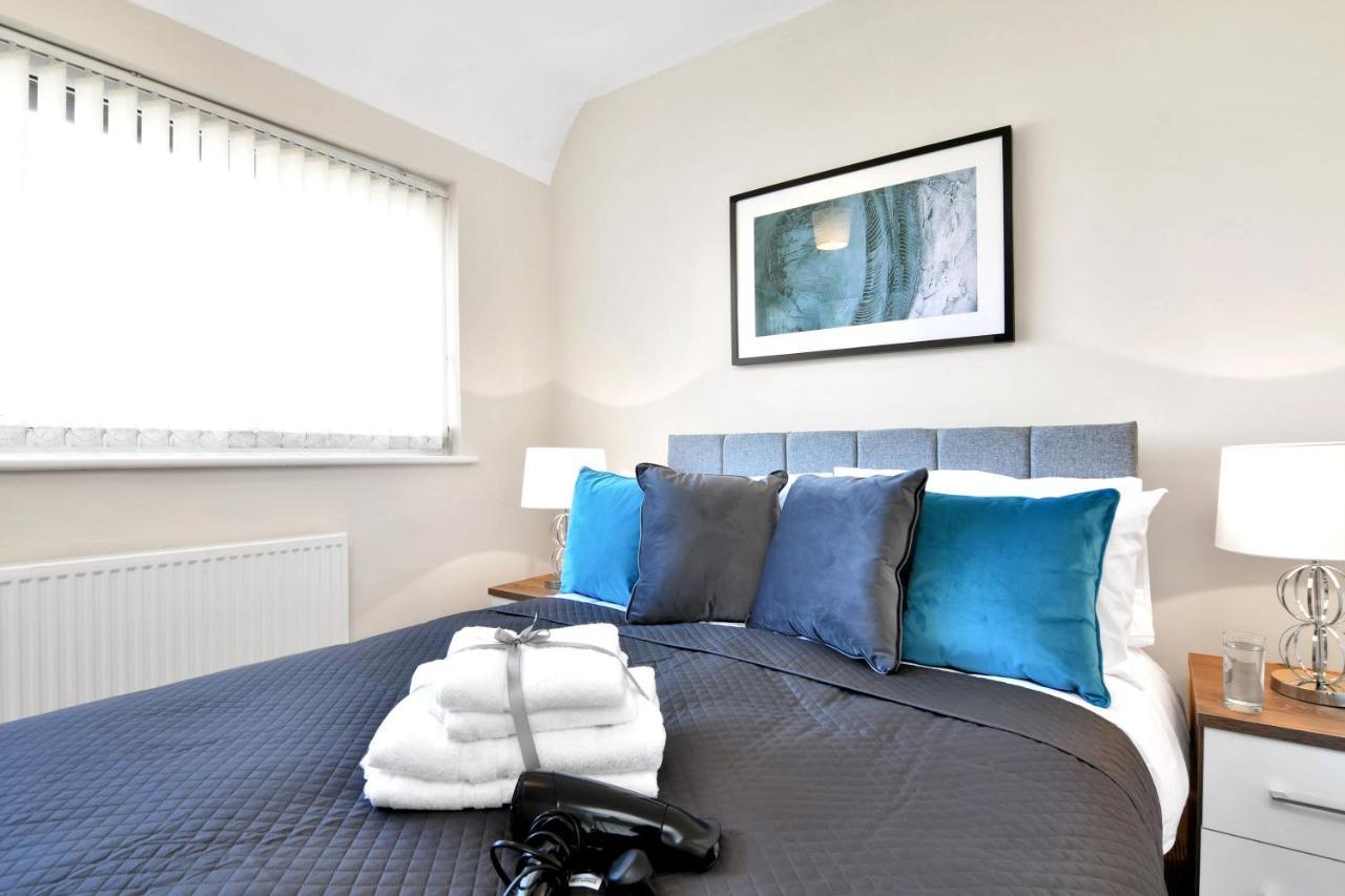 Xclusive Living Stay Near Airport & Nec, The WhitecroftSheldon  エクステリア 写真