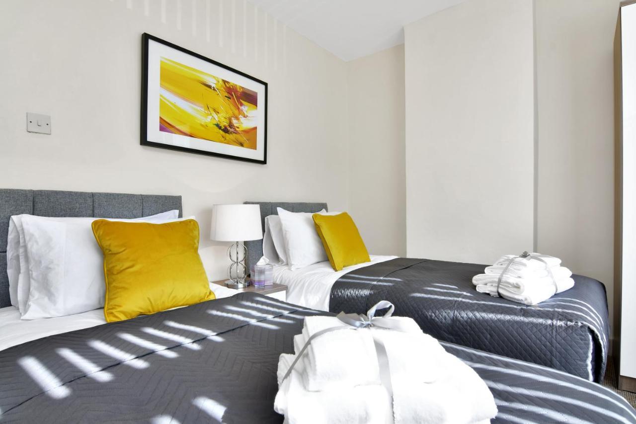 Xclusive Living Stay Near Airport & Nec, The WhitecroftSheldon  エクステリア 写真