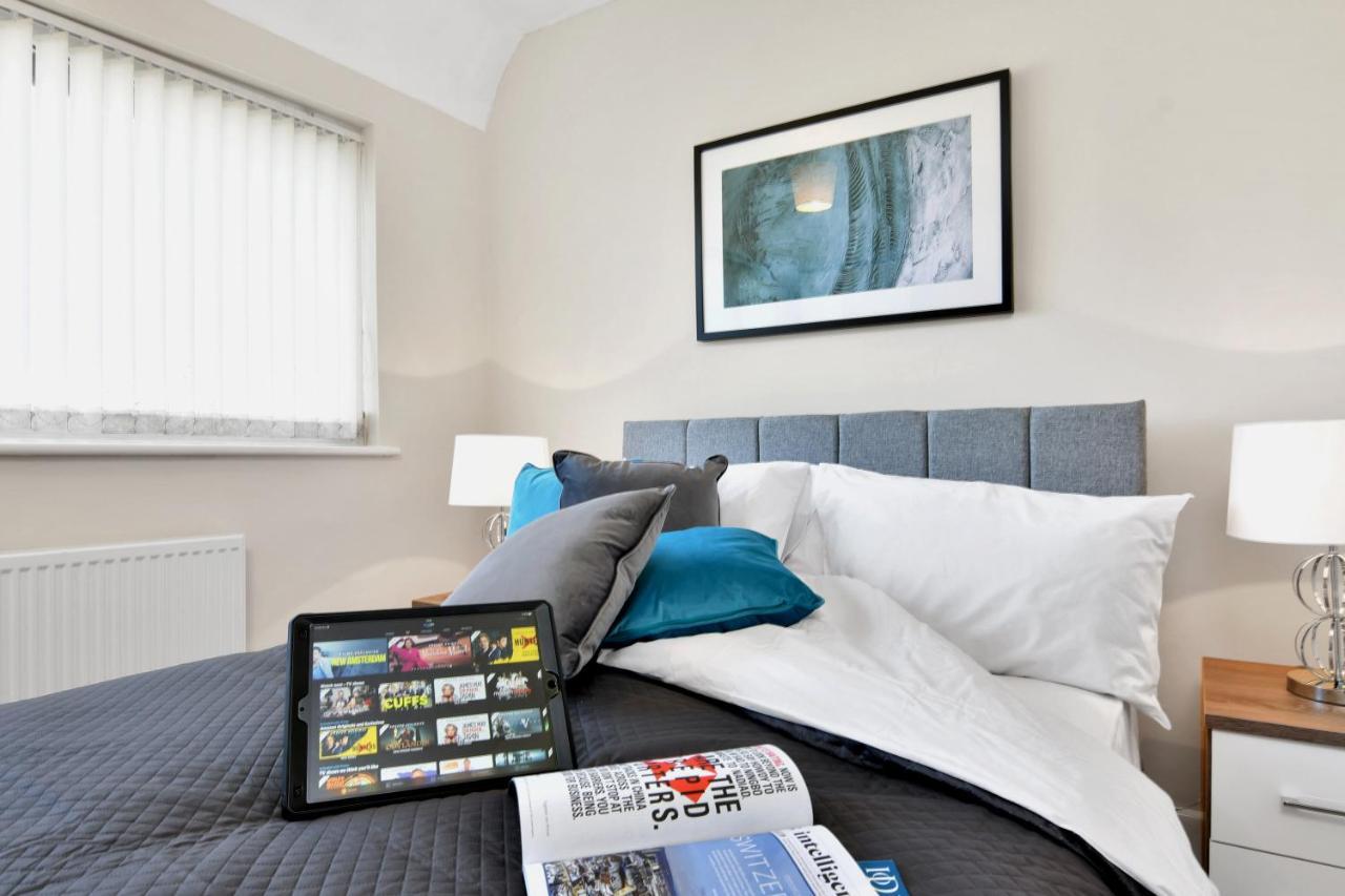 Xclusive Living Stay Near Airport & Nec, The WhitecroftSheldon  エクステリア 写真