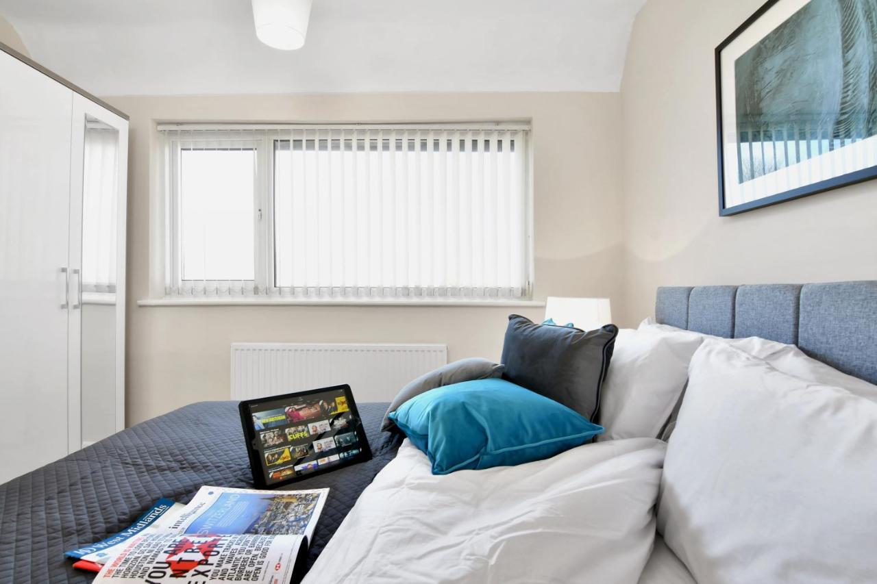 Xclusive Living Stay Near Airport & Nec, The WhitecroftSheldon  エクステリア 写真