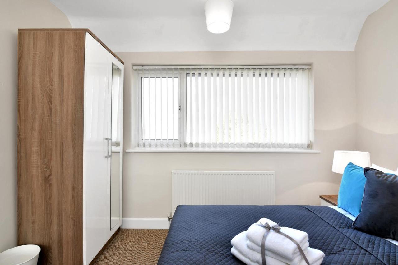Xclusive Living Stay Near Airport & Nec, The WhitecroftSheldon  エクステリア 写真