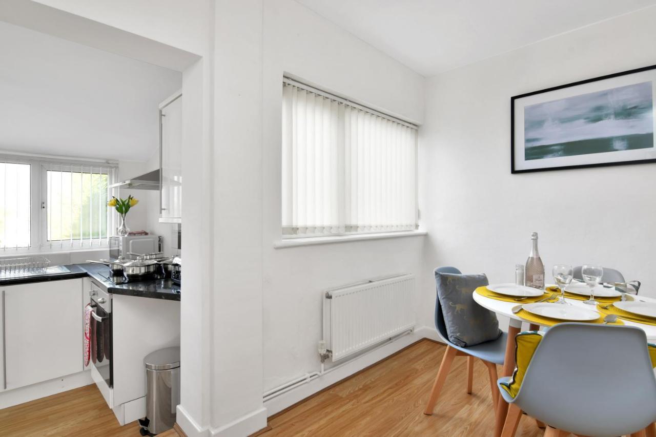 Xclusive Living Stay Near Airport & Nec, The WhitecroftSheldon  エクステリア 写真