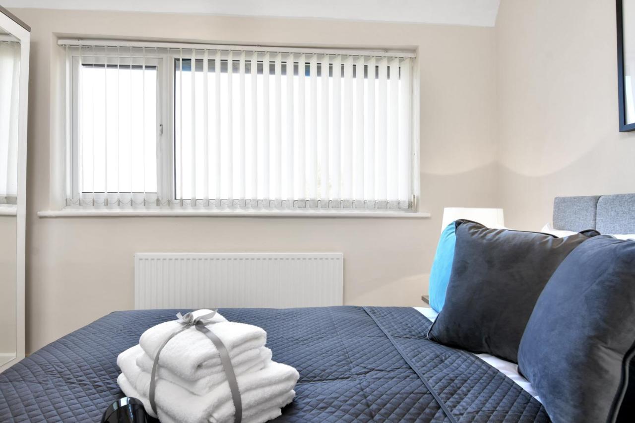 Xclusive Living Stay Near Airport & Nec, The WhitecroftSheldon  エクステリア 写真
