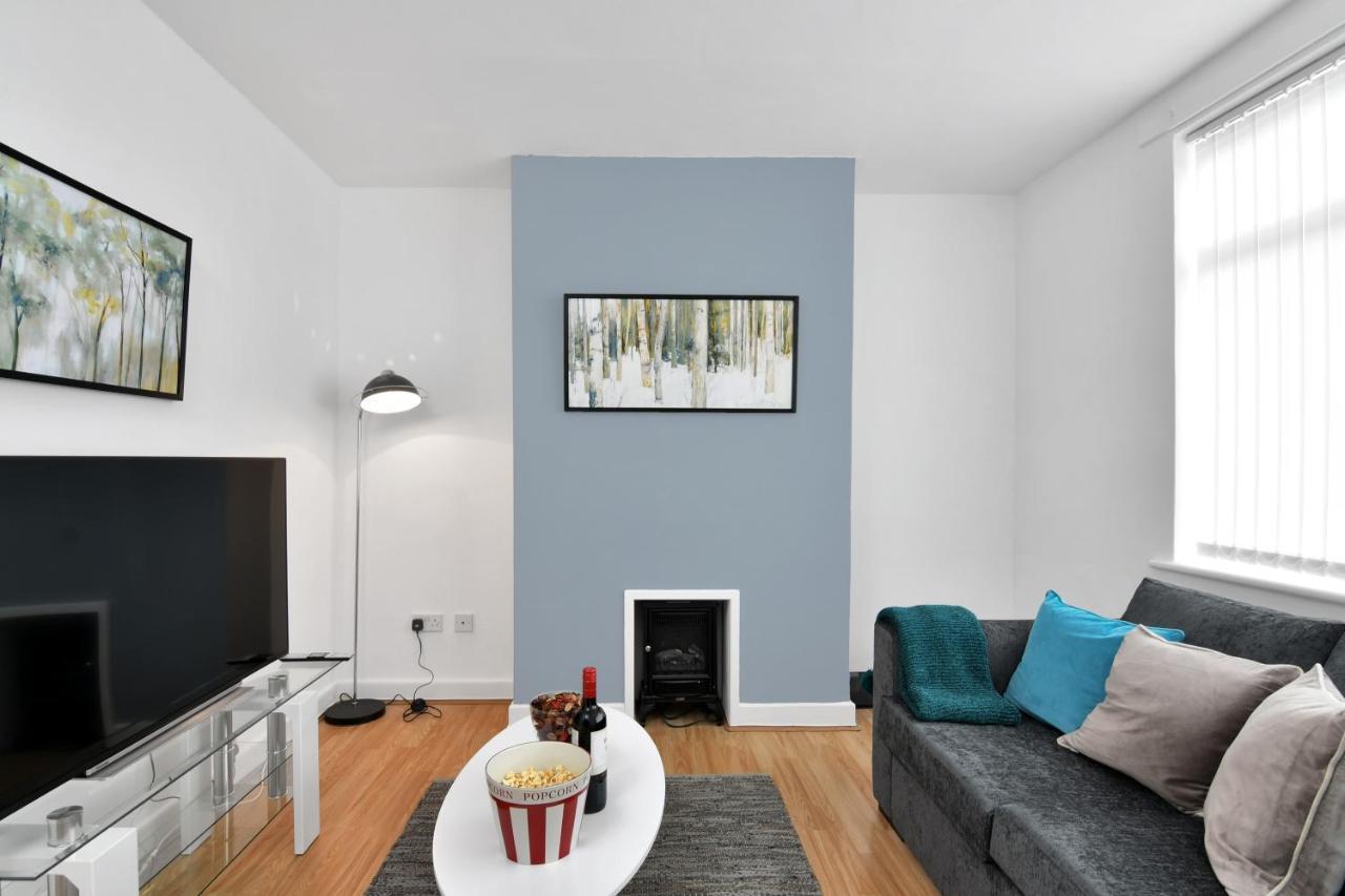 Xclusive Living Stay Near Airport & Nec, The WhitecroftSheldon  エクステリア 写真