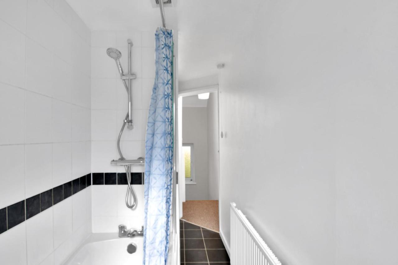 Xclusive Living Stay Near Airport & Nec, The WhitecroftSheldon  エクステリア 写真