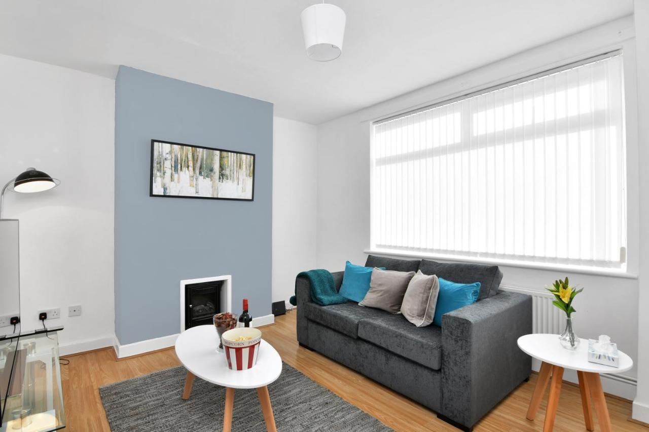 Xclusive Living Stay Near Airport & Nec, The WhitecroftSheldon  エクステリア 写真